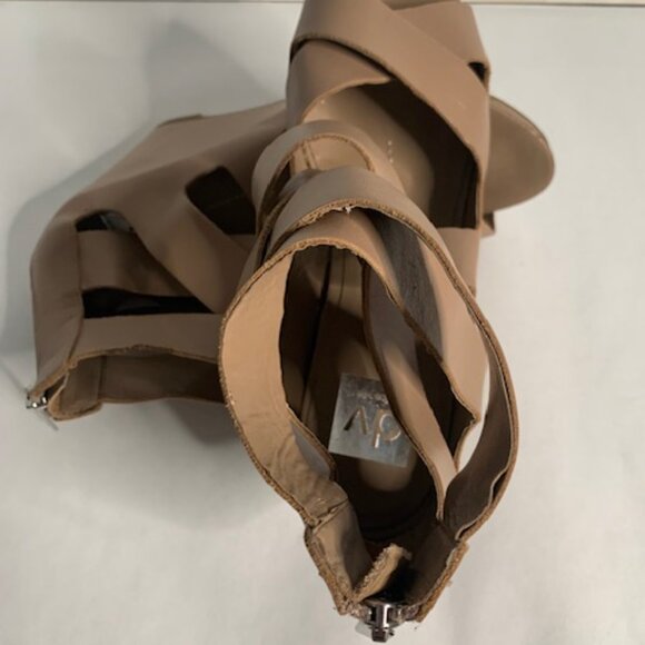 Dolce Vita Taupe Leather Wedge W/Heel Zipper - Picture 4 of 6